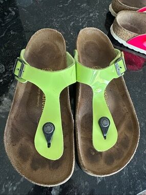 Birkenstock Womens Gizeh Patent light Green  EU 37Size 6,6.5 US